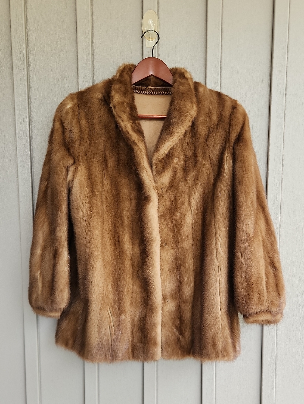 Real Mink Women's Stroller Fur Coat Mahogany Brown, Size Medium 6/8